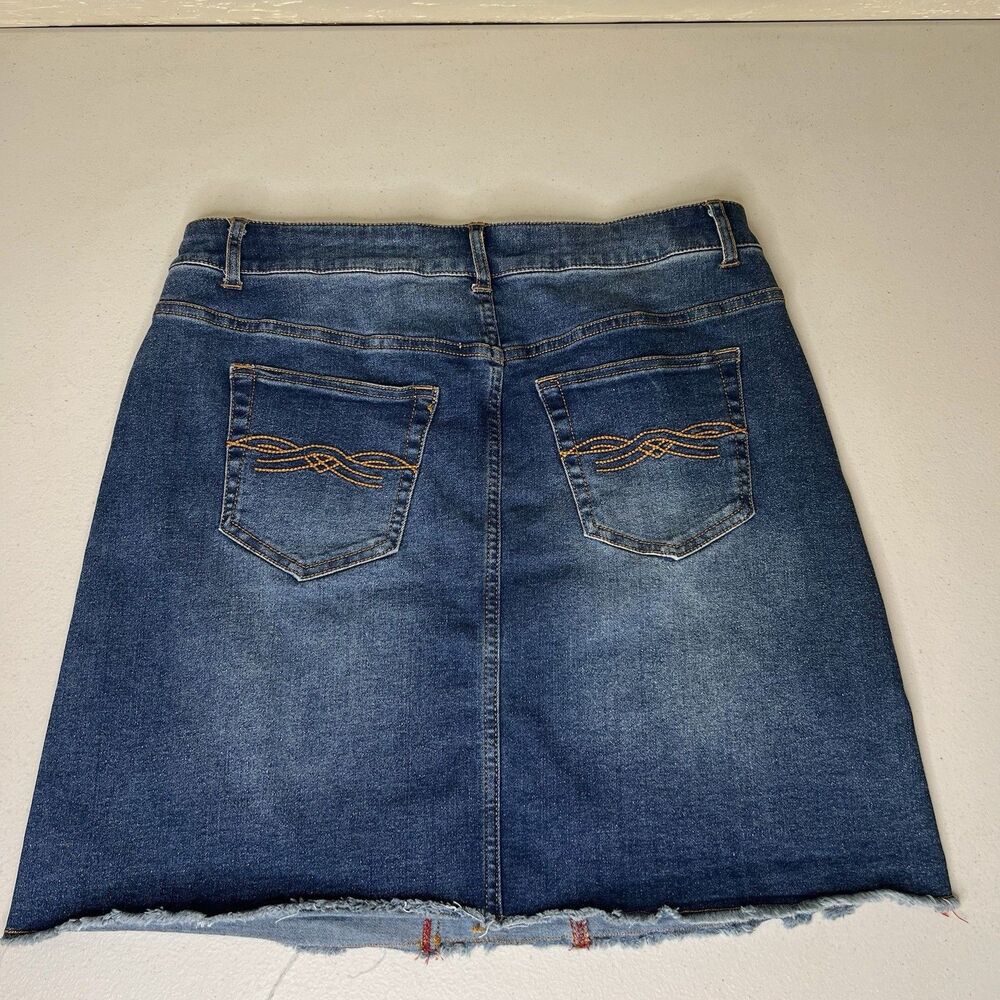 3/$25 Frye‎ And Co Denim Skirt Womens Size 10/30 Blue Raw Hem Stretch - Picture 6 of 6